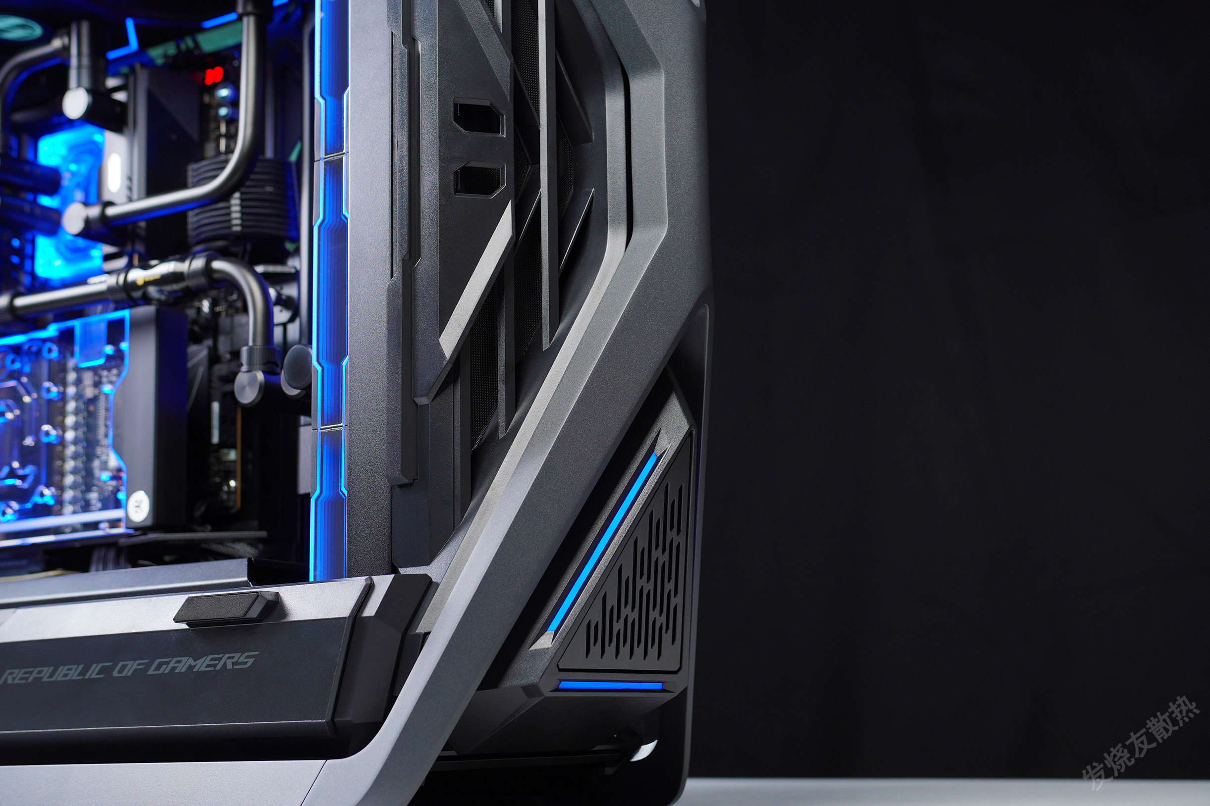 Шасси питания вентилятор комплект поставки  发烧友水冷|rog创世神701机箱 金属硬管ek水冷方案 cpu显卡散热 Ekwb