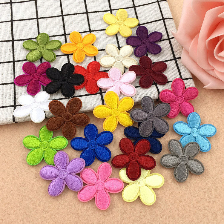 Colorful little flower bouquet patch with patch embroidered hotel table cloth table cloth bedsheet patched with flower back glue can be sewn.
