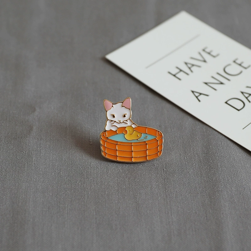 Nhật Bản mềm mại dễ thương Mèo nhỏ giọt dễ thương Mèo cuộc sống Trâm cổ áo Kim túi Huy hiệu Huy hiệu Pin Phụ kiện - Trâm cài