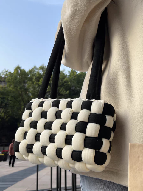 Xiaohongshu same checkerboard woven bag diy material bag handmade underarm bag Iceland line 2022 winter