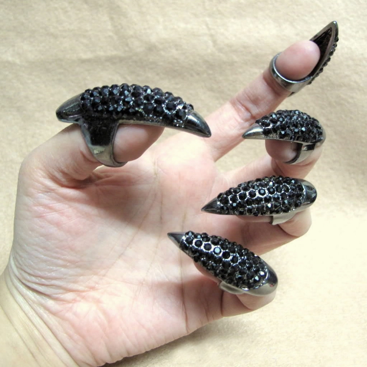 Eagle claw ring cosplay Châu Âu và Hoa Kỳ trang sức phổ biến đầy kim cương phóng đại móng tay Halloween kinh dị quỷ đạo cụ 2 màu nhẫn nữ đẹp