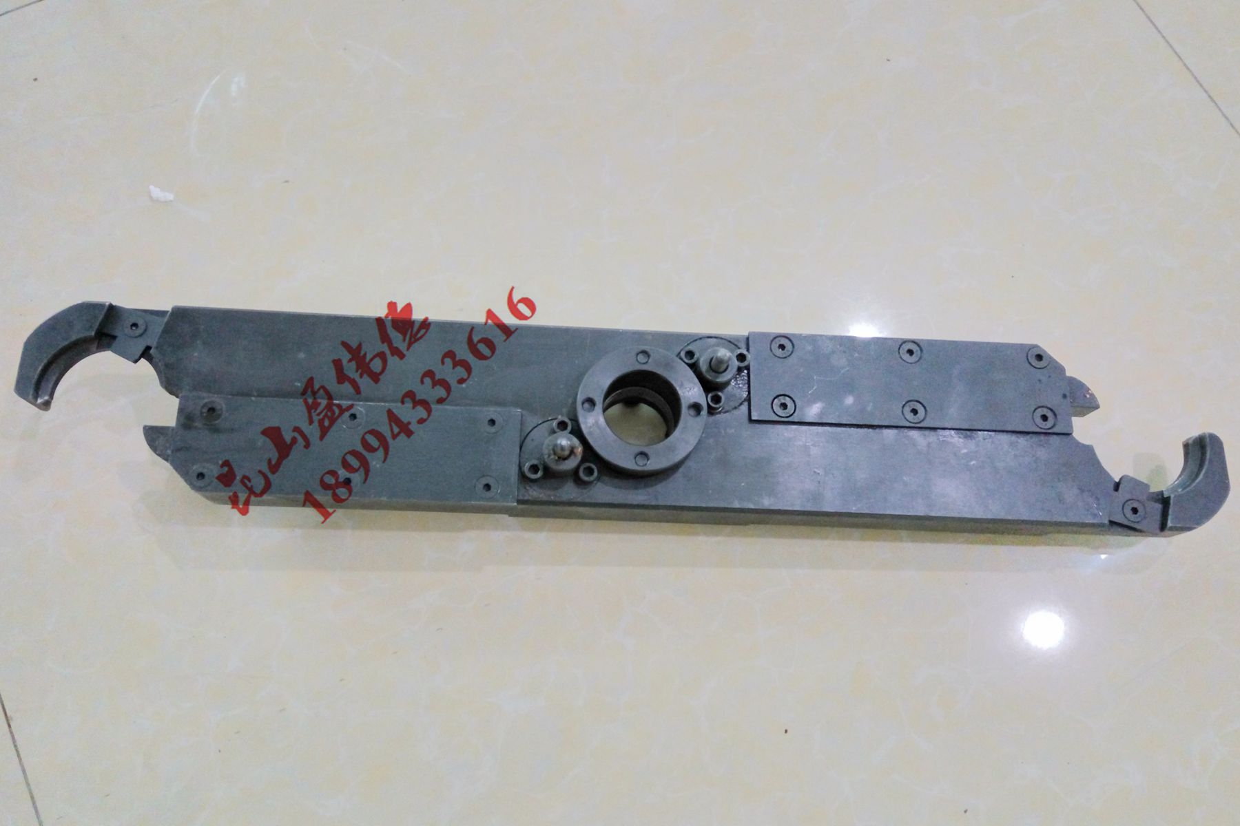 Taiwan Zhenshang Robot Tool Changing Arm CNC Machine Tool Library Machining Center ATC Tool Changing Mechanism Tool Arm