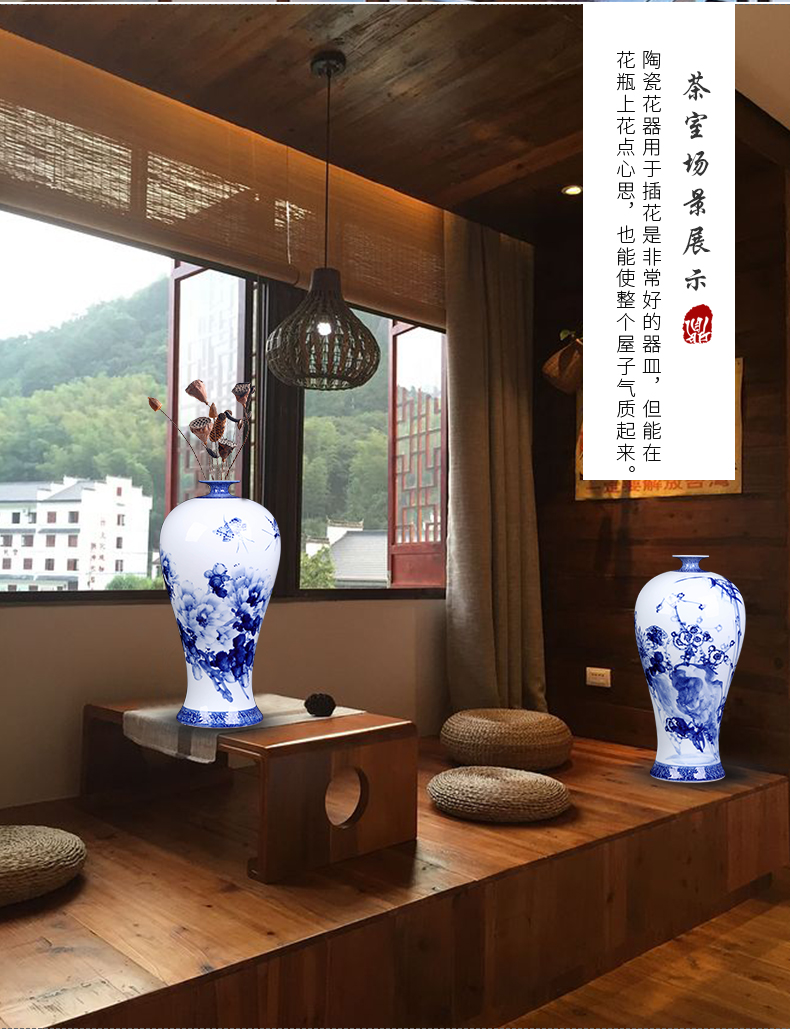 Jingdezhen ceramics master hand of blue and white peony vases, flower arrangement of the sitting room porch decoration of the new Chinese style furnishing articles