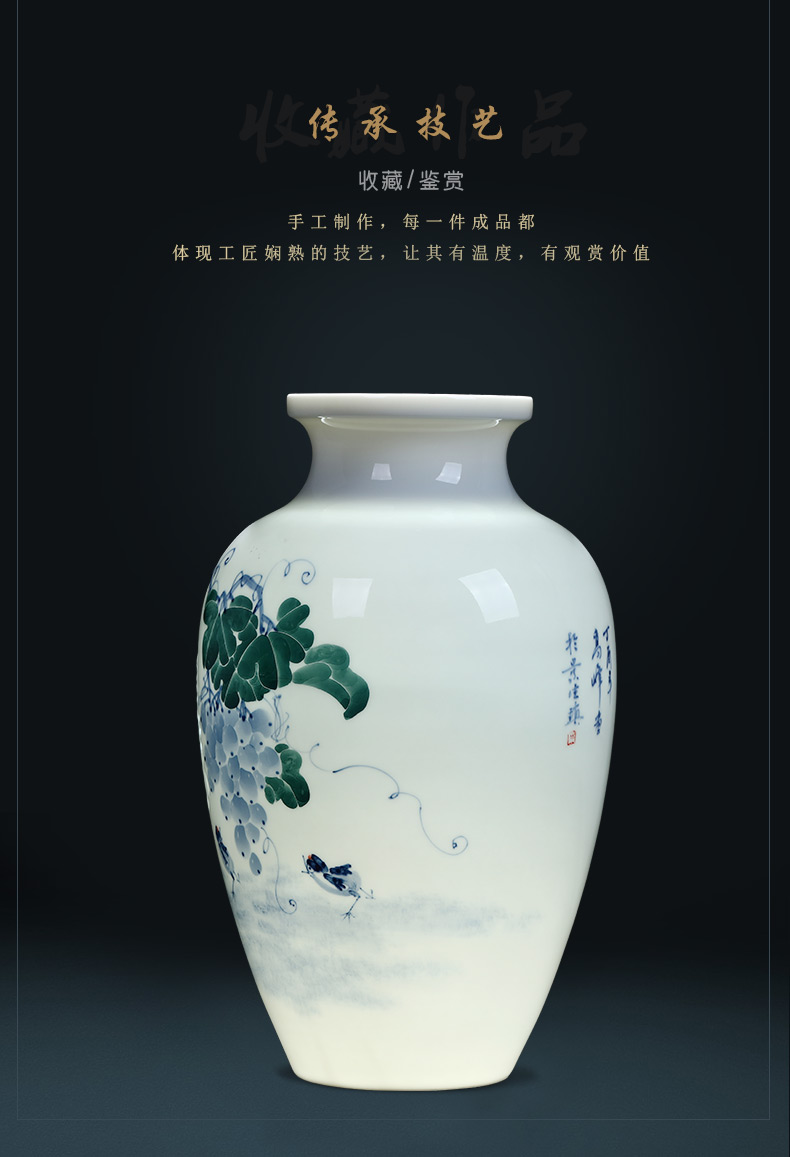 Jingdezhen ceramics famous hand - made thin foetus vases, flower arranging new Chinese wine porch sitting room adornment is placed