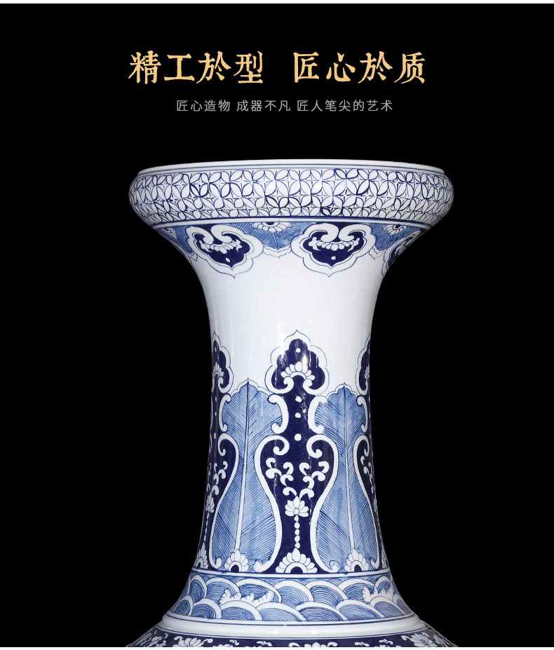 Jingdezhen ceramics hand - made guest - the greeting pine landscape painting of large blue and white porcelain vase villa hotel opening gifts