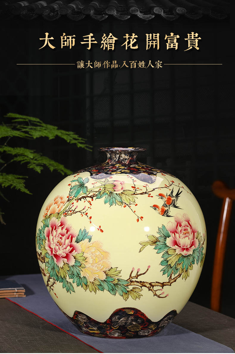 Jingdezhen ceramics famous hand - made famille rose blooming flowers vase Chinese style living room TV ark adornment furnishing articles