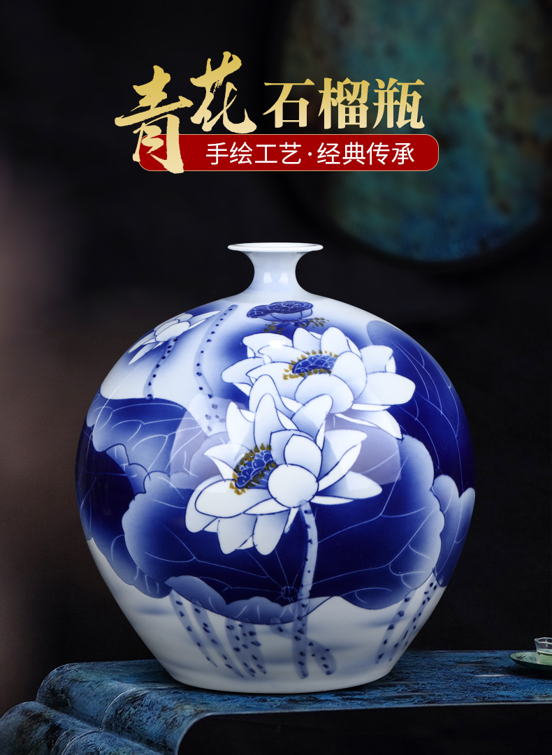 Jingdezhen ceramics by hand antique Chinese blue and white porcelain vase sitting room household adornment furnishing articles