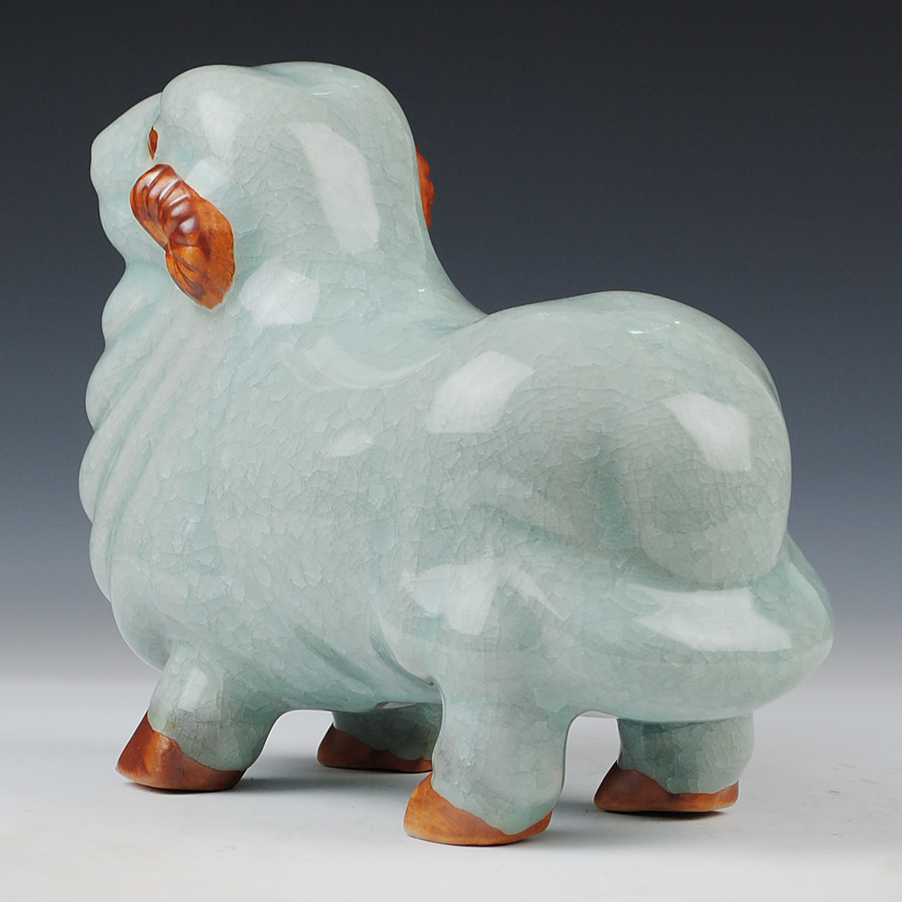 Archaize of jingdezhen ceramics slicing lucky sheep living room and three Yang kaitai classical furnishing articles of handicraft gifts