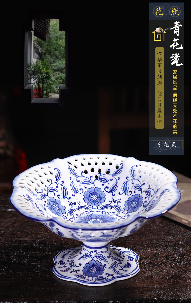 Chinese blue and white porcelain of jingdezhen ceramics of fruit sugar dry fruit basket creative household adornment is placed a wedding gift