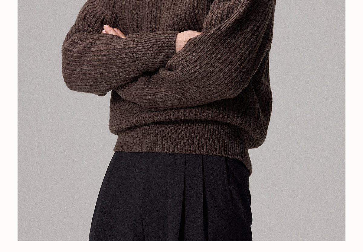 CULTUM 600g Chunky Knit Crewneck Sweater