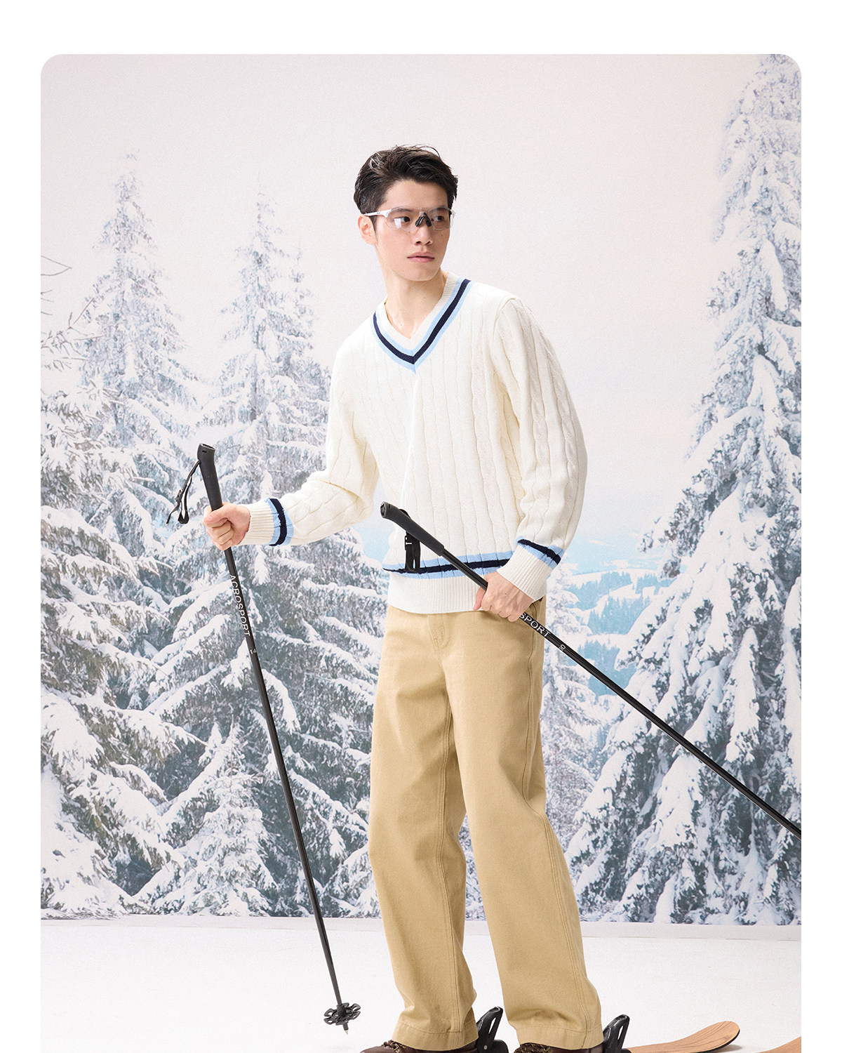 CULTUM Cable-Knit V-Neck Sweater