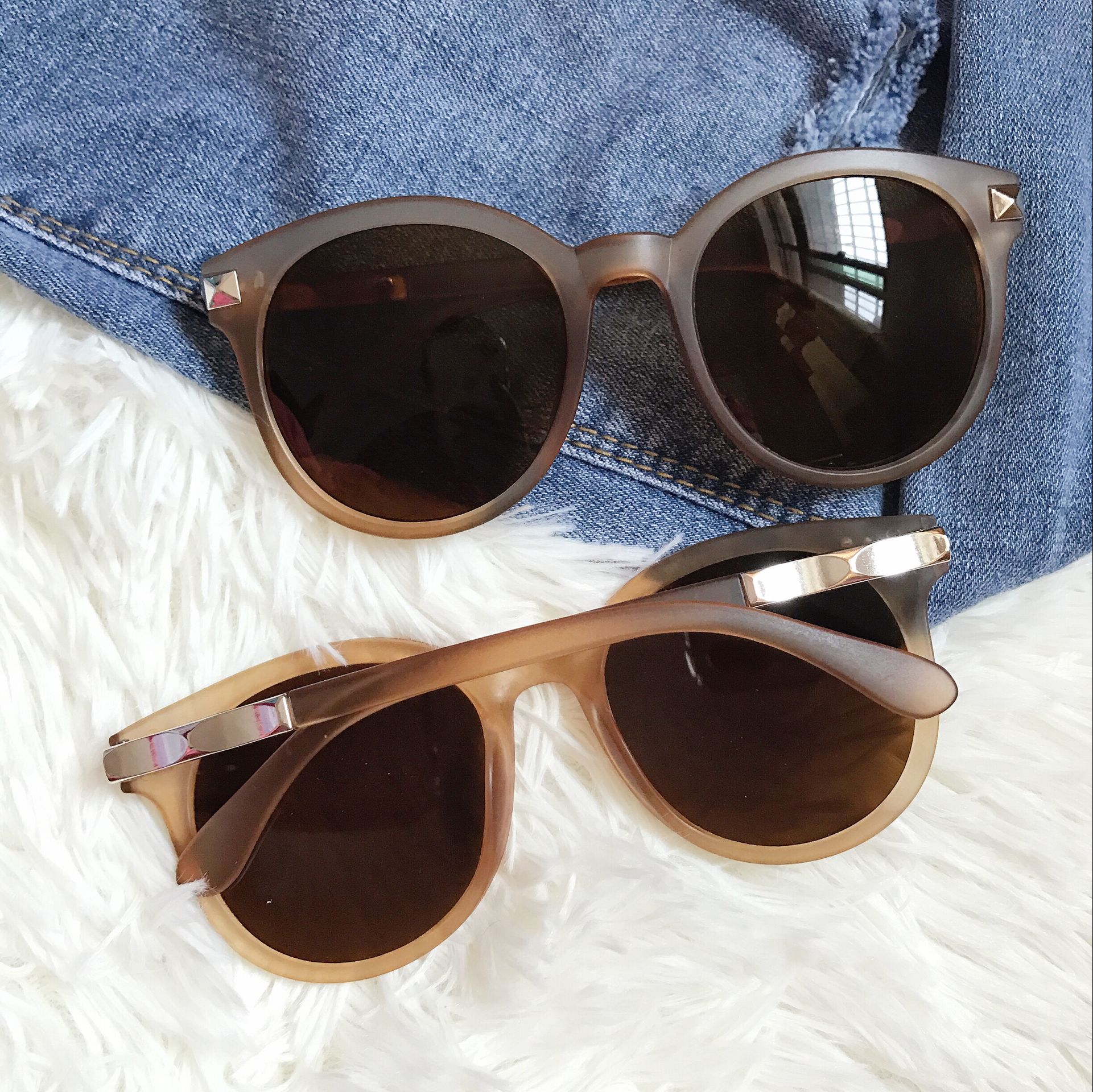 Ulzzang thời trang Hàn Quốc khung tròn frosted brown sunglasses new cao cấp kết cấu sunglasses nữ kính mát retro