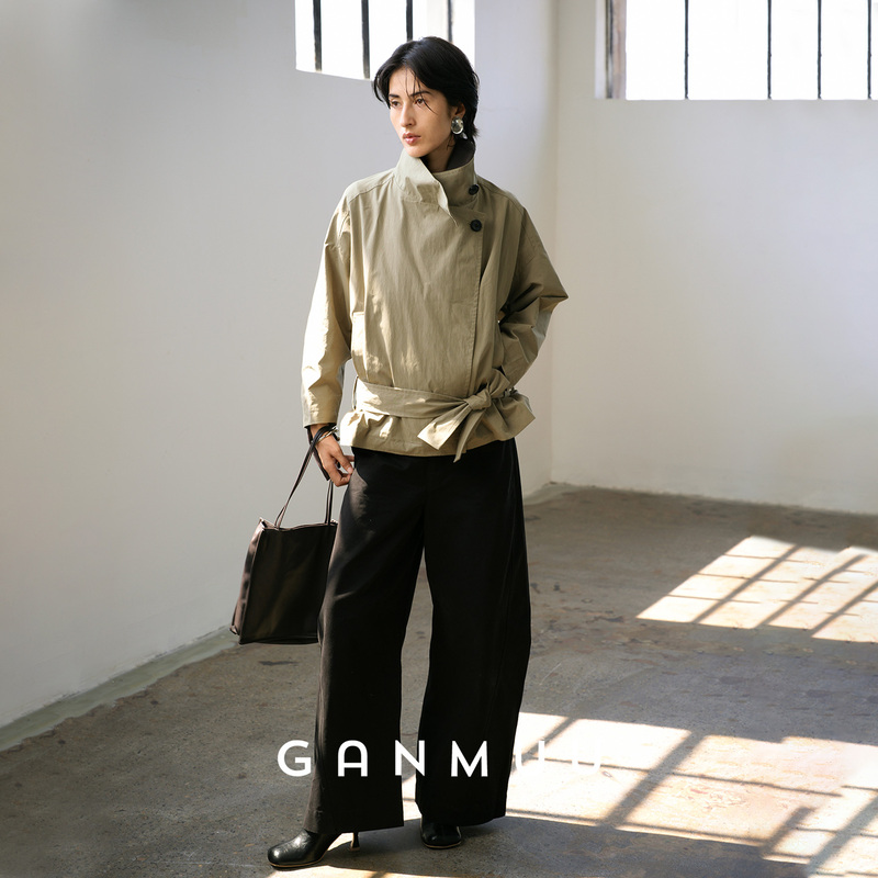 Imported Pima Cotton Stand-Up Collar Textured Silhouette Loose-Fitting Architectural Style Intellectual Short Trench Coat for Women