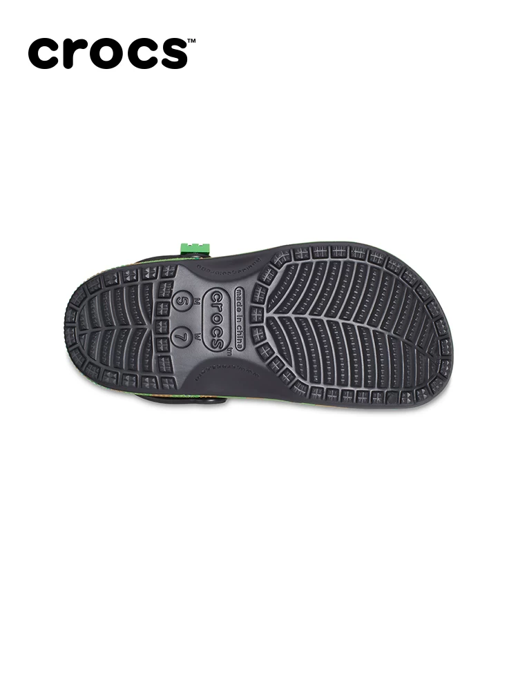 Коллекционная ограниченная серия My World X CROCS. Образцы обуви для пляжа