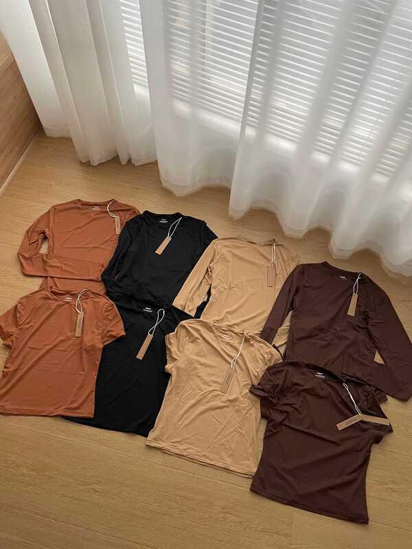 Women's European and American Style Kardashian Gold-Toned Ski* Lightweight Long-Sleeve T-Shirt, Versatile, Stretchy, and Form-Fitting