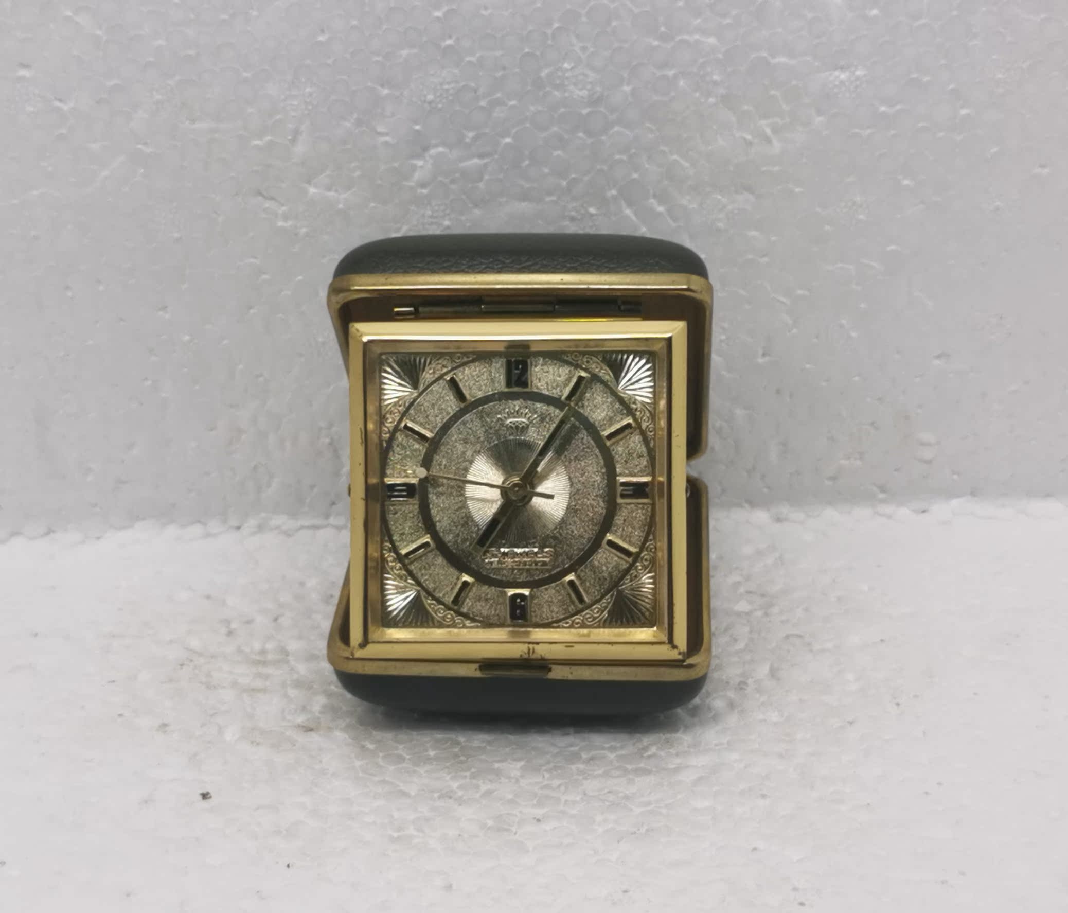 (Folding Early Shanghai Diamond Brand 15-Diamond Travel Fine Horse Mechanical Alarm Clock) (Good Condition and On Time)