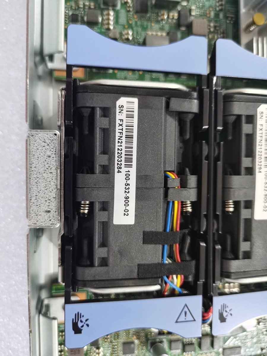 100-532-900-02 EMC UNITY XT880 Storage Fan 100-532-900