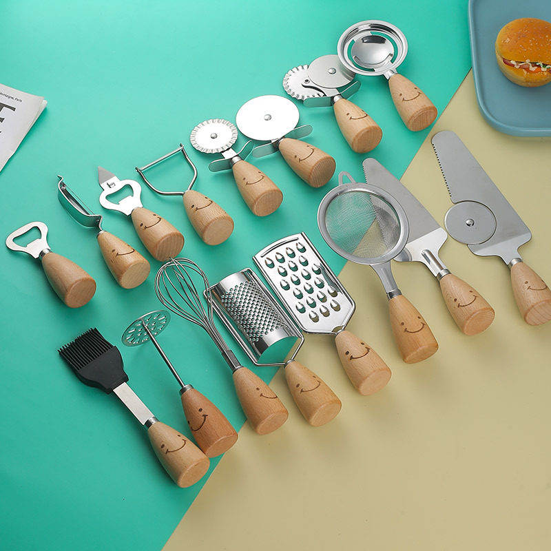 Japanese-style smiling face wooden handle knife, fork and spoon tableware, stainless steel baking egg beater, cream knife, peeler, table fork and strainer