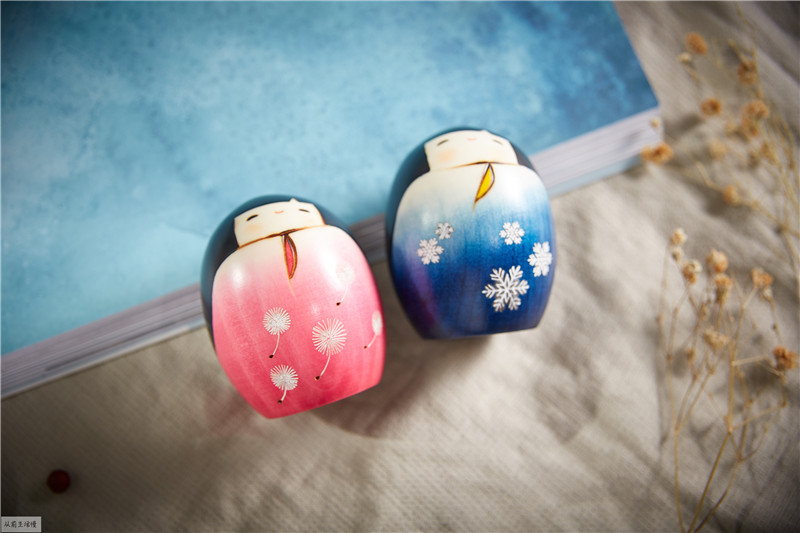 Spot Japan Imports Usaburo Stars Willing Moon Series Handcrafted Hand-painted Creative Cuddly Wooden Sculptures GIFT