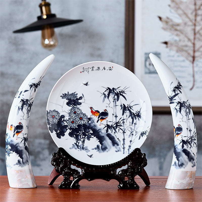 Jingdezhen ceramic vase ivory house wine TV ark, ceramic furnishing articles furnishing articles sitting room decorative arts and crafts