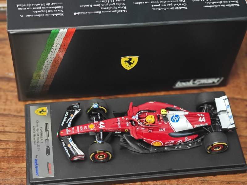 Looksmart 1/43 2025 Shanghai Ferrari Sf25 44 #   Hamilton