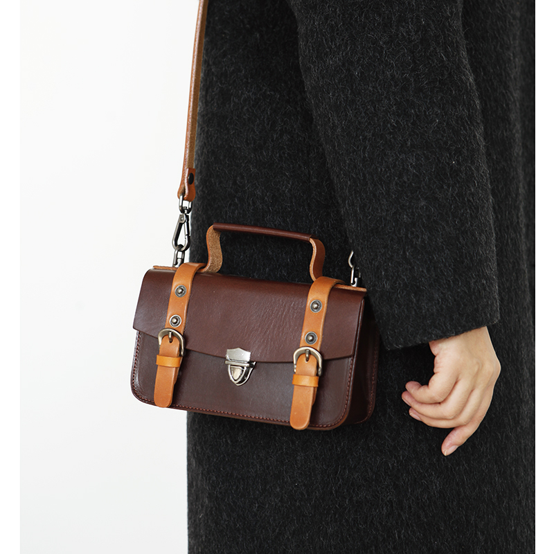 Bugu Forest Women's Real Leather Single Shoulder Bag Art Retro Inclined Satchel Satchel Bungalow Leather Postal Difference Bag lock catch B307