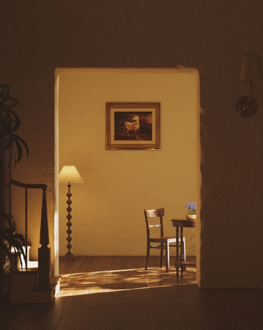 黄昏楼下场景原创