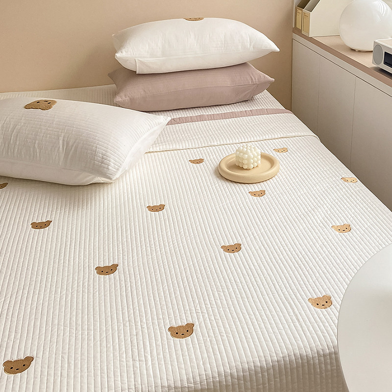 Korean ins pure cotton bear bed cover quilted quilted bed sheet tatami bedding cartoon three-piece bed sheet