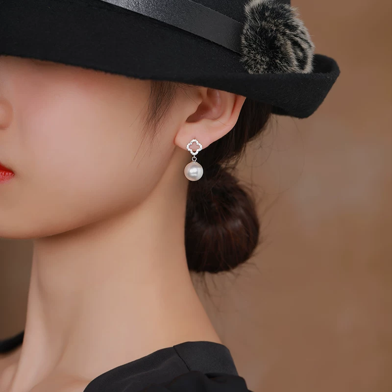 Earrings from pearl, silver 925 sample, four-leaf clover, high-end
