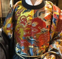 New product Ming makeup flower weaving gold joy meet full gold python robe flying fish clothing round neck robe mens and womens models