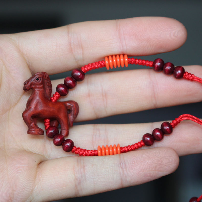 Red Trojan Mặt dây chuyền Mặt dây chuyền Mahogany Zodiac Horse Vòng cổ Mặt dây chuyền Vòng đeo tay Key Key Log Gỗ Zodiac Gỗ rắn - Vòng đeo tay Clasp vòng đôi