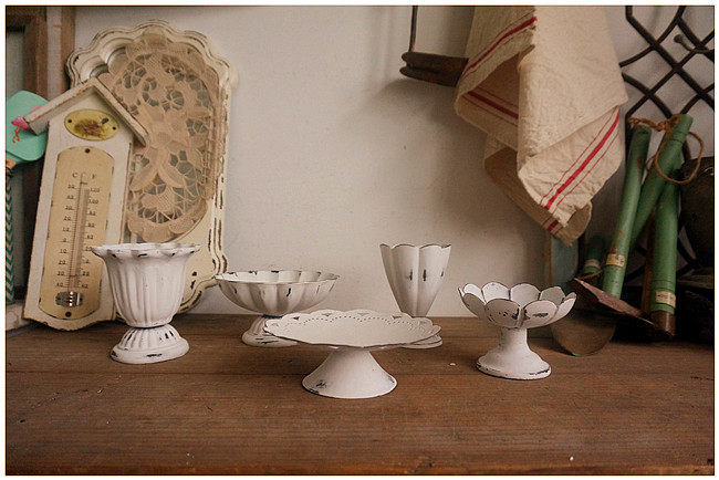 Foreign trade garden groceries, wrought iron art, old and succulent small flower pots, decorative ornaments, shooting props