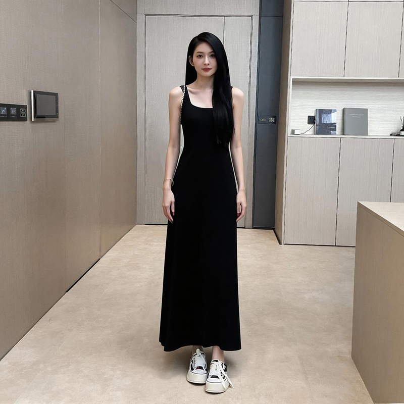 French-Style Black Camisole Dress with Chest Pads for Women, Summer Outerwear 2026, Waist-Cinching, Slimming, Sleeveless Tank Top Long Dress for Autumn