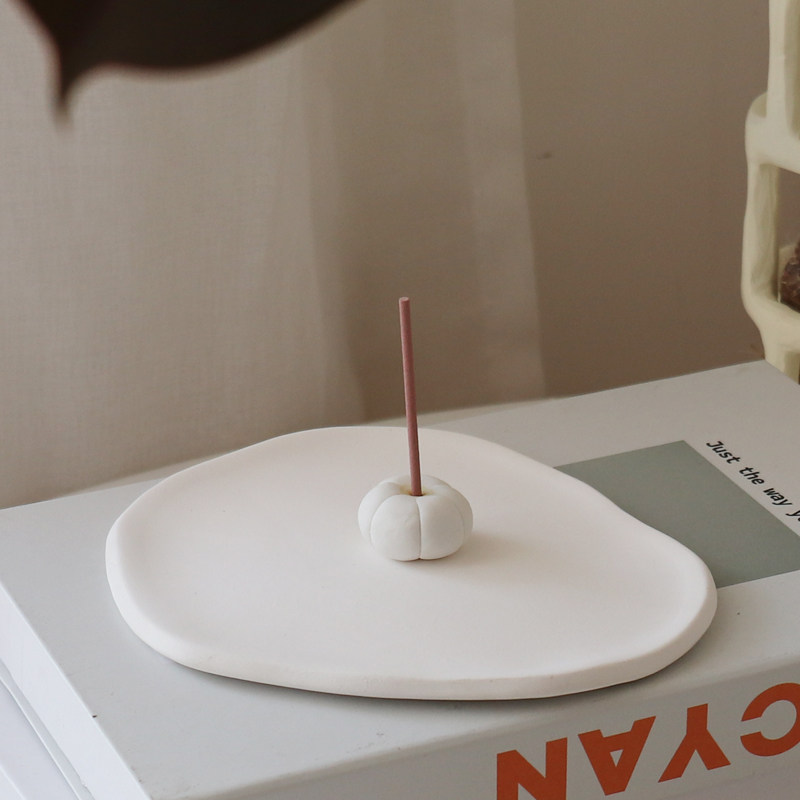 WULIHOME irregular white ceramic incense incense holder aromatherapy ornaments incense holder sandalwood tray creative gift