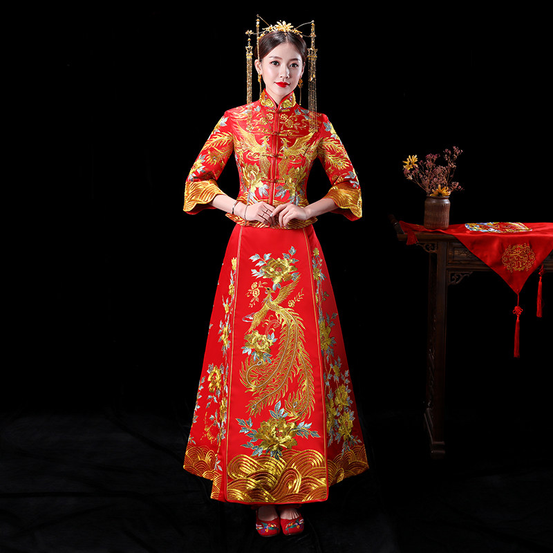 Xiuhe dress wedding dress 2021 new bride embroidered dragon and phoenix hanging wedding costume Chinese wedding dress dragon and phoenix hanging out of the cabinet dress woman