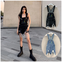 Song Zuer Lu Xiaoyu the same Andrea Martin spring and summer embroidered small flower denim bib