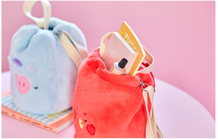 Genuine capacious shoulder bag