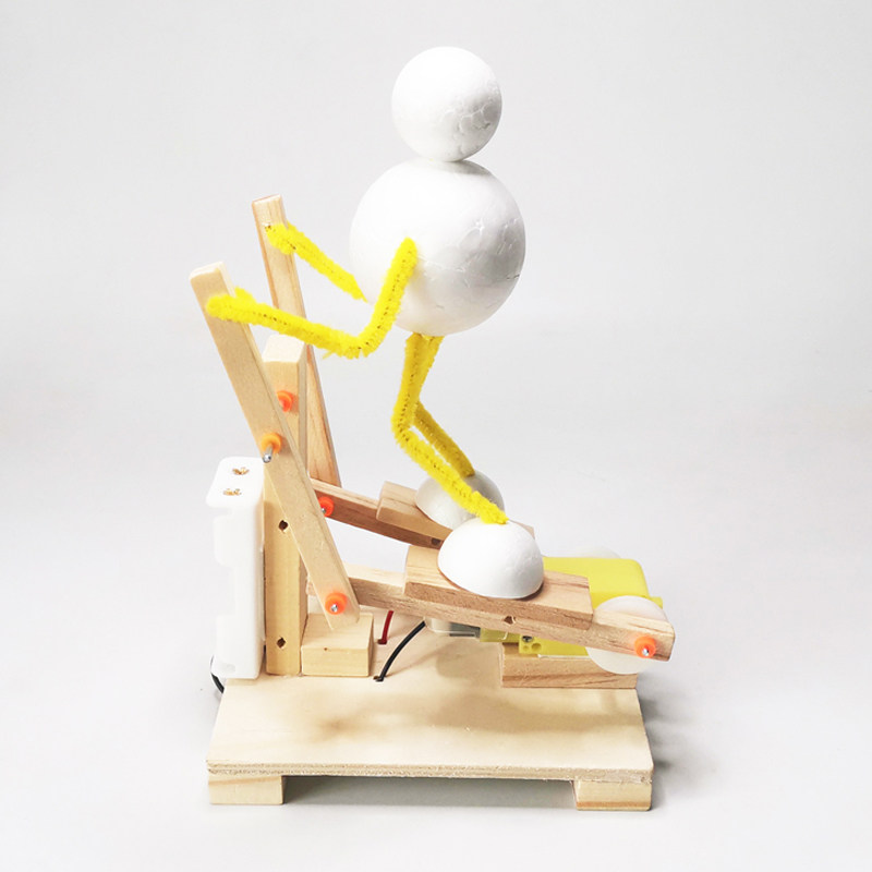 Science experiment toy running fitness robot technology small production invention DIY handmade material equipment