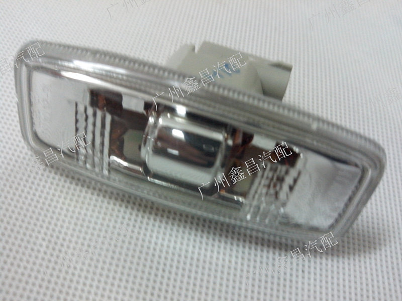 Applicable 04-07 old days of music 06-11 Xuan Xuan 03-05 Old sunshine special leaf plate side lamp direction light