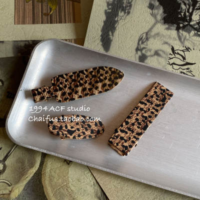 Chaifu Studio /F357 European and American sweet and cool style leopard Print Seamless side clip, a niche retro and fashionable duckbill clip