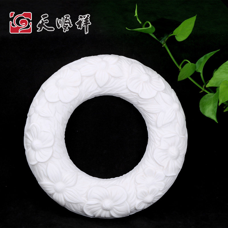 Circular small number Han white jade flower ring handmade stone carved floral pattern floral graveyard former pendulum piece for burial with burial