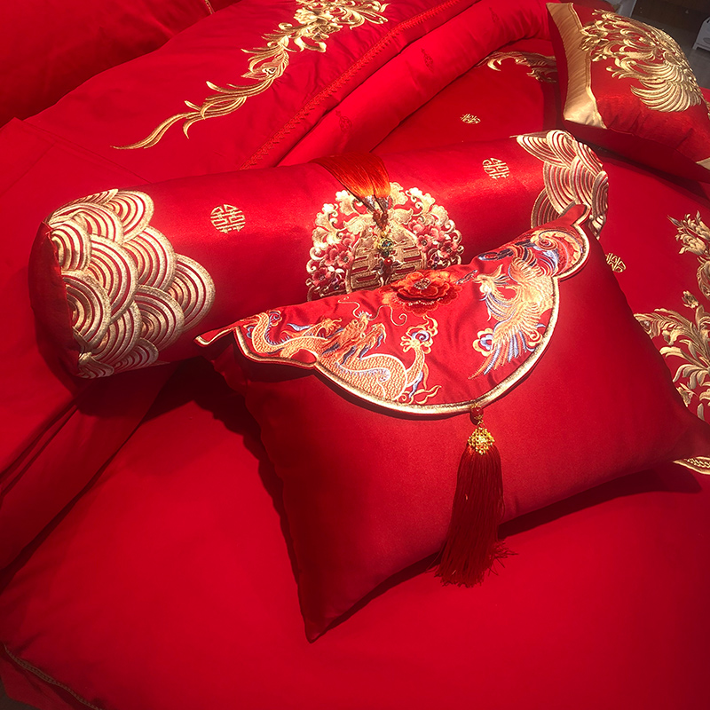 Wedding bed Bedding Accessories Wedding House Upscale Embroidery Hug Pillow Wedding Celebration Noble Princess Pillow Holding Pillow