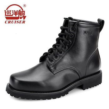 Fashionable outdoor breathable and wear-resistant leather boots
