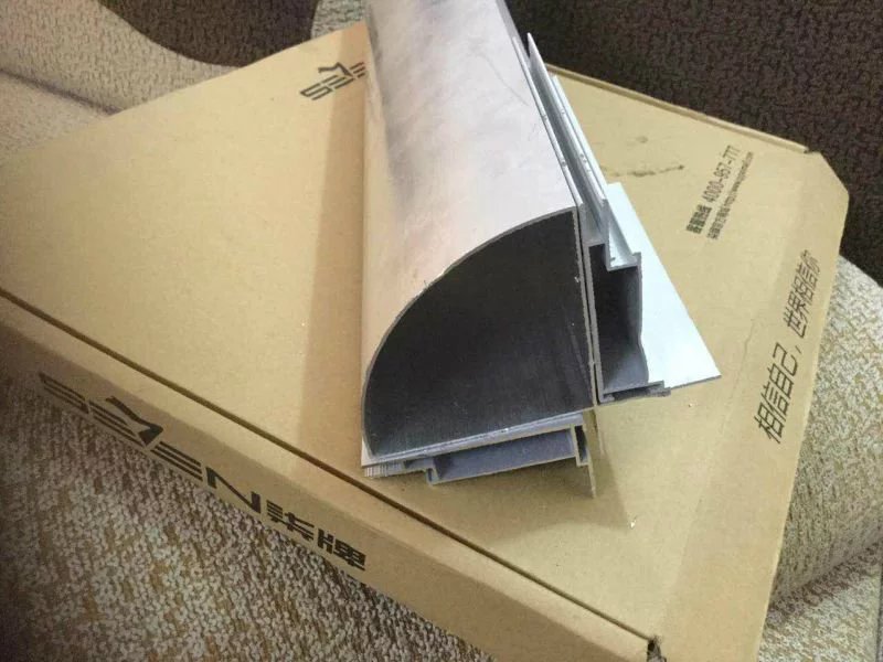 8 sub-carb light luggage column aluminium extruded material arched light box aluminium extruded material