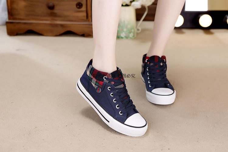 Giày mùa đông 2018 high-top cộng với giày vải nhung nữ trẻ em Hàn Quốc phiên bản giày sinh viên hoang dã giày cotton ấm áp giầy đen nữ