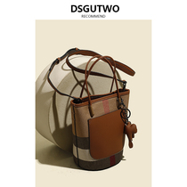 AJ MECICA 2023 New Genuine Leather Womens Bag Textured Vertical Small Square Bag Portable One-Shoulder Crossbody Pet Backpack