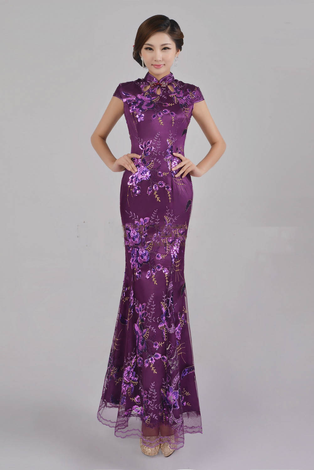Long cheongsam, red evening dress, suit, maxi length Long cheongsam, red evening dress, suit, maxi length