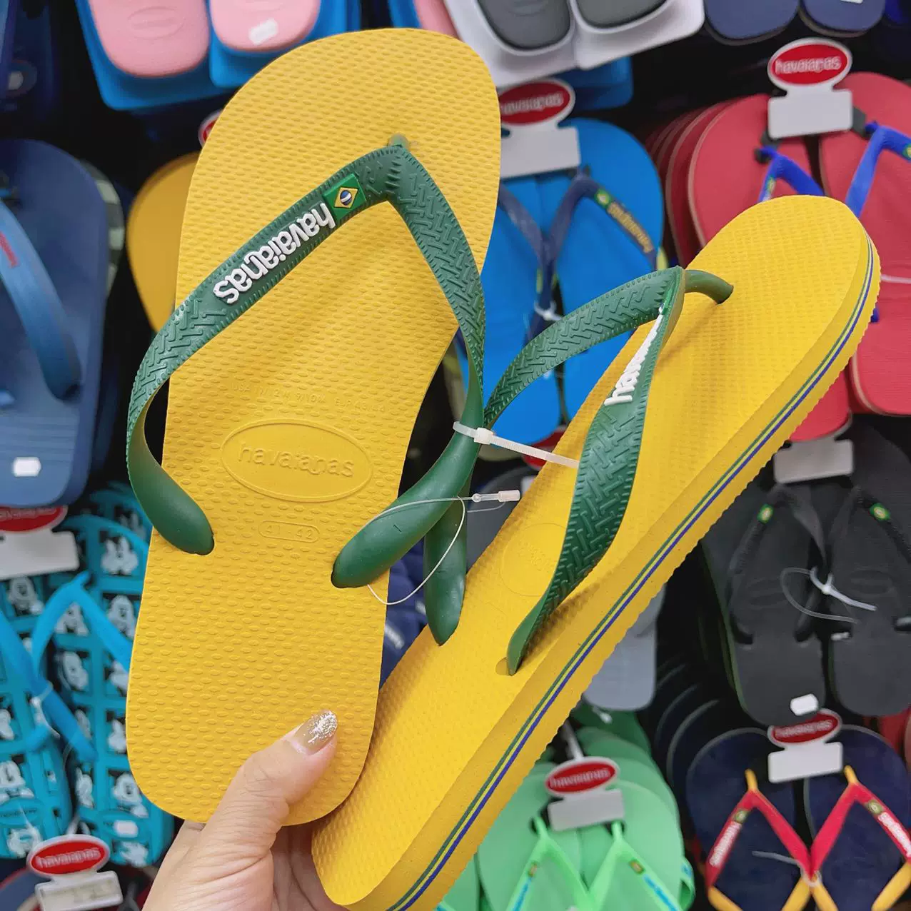 Бразильские фудалка Havaianas национальный флаг Havana персонаж человека drag нейтральные родитель-ребёнок обувь для мужчин и женщин без скольжения и тапочки