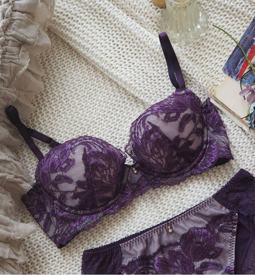 Japanese native Wacoal Amphi Amphi Premium lace wide-brimmed gathered underwear Bra 221