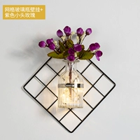 Сиреневая бутылка с розой в составе, не оставляет следов